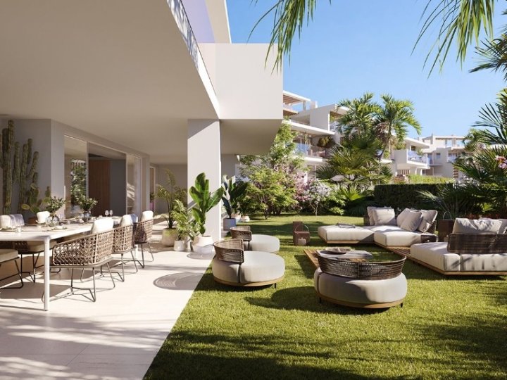 Earth - The Golden Mile, Marbella